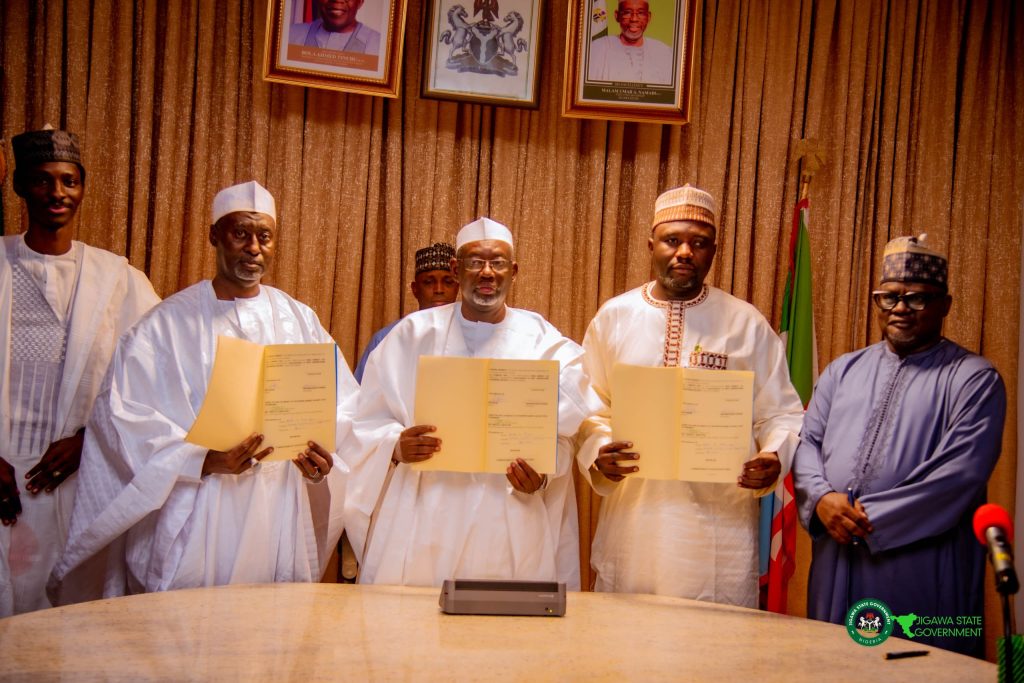 JIGAWA SIGNS JV WITH PRIVATE COMPANY TO ESTABLISH 100MW SOLAR PANEL ASSEMBLY FACTORY KHAIRAN