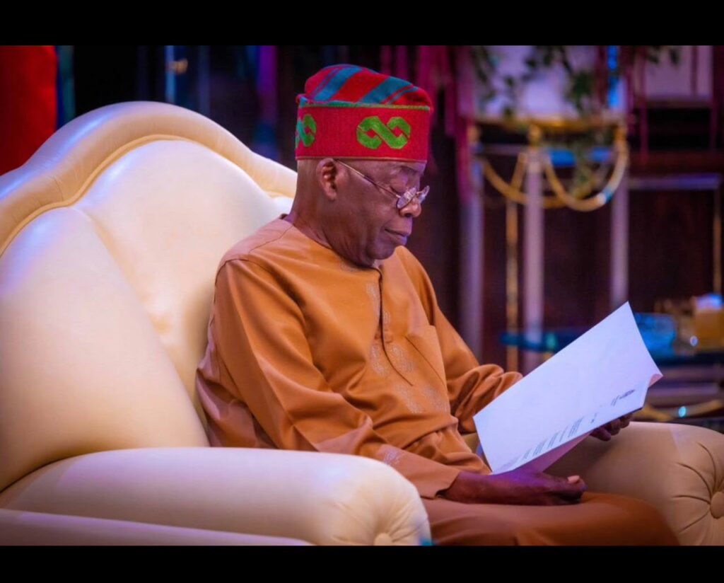 SHUGABAN KASA BOLA TINUBU AHMAD TINUBU YA SHIGA WATA GANAWAR SIRRI DA,RT HON ALHASSAN ADO DOGUWA DA AKPABIO DA OYETOLA A ASO ROCK VILLA IMG 20260819 WA0097